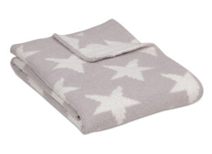 baby blanket in baby gift bundle is a baby registry must have